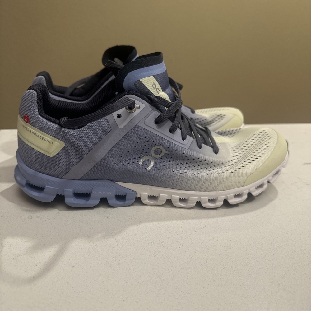On Womens Cloudflow Running Shoes Sneakers Size 8.5